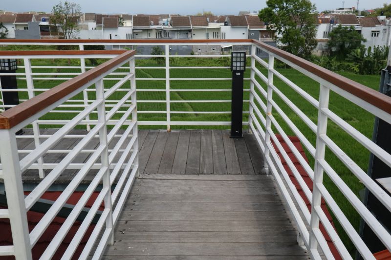 Elegant Deck Railing